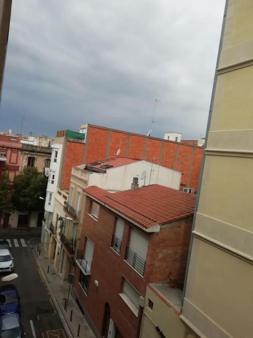 Appartement Double With Inside Window In Shared